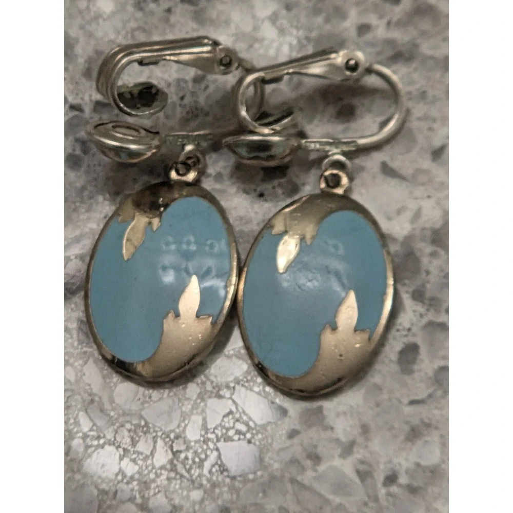 Sterling Sliver Clip On Earrings - Picture 3 of 4
